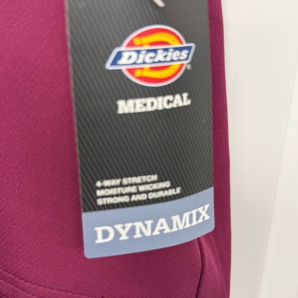 NWT Dickies Mens 2XL Scrub Top Dynamix Wine Burgundy Scrubs Stretch Uniform NEW - Picture 5 of 7